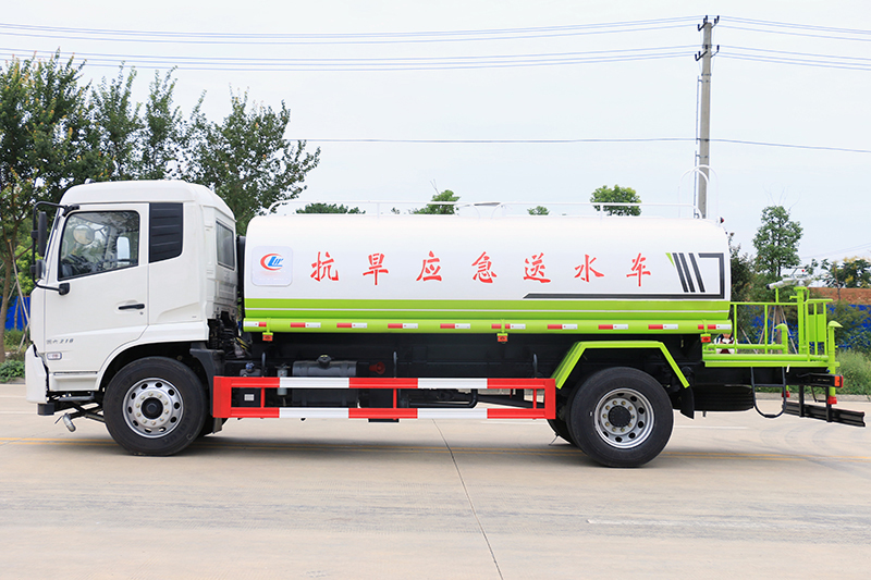 东风天锦 14吨 洒水车