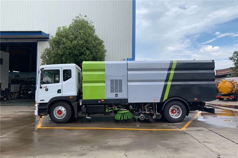 国六东风D9  16吨（9水/7尘）洗扫车
