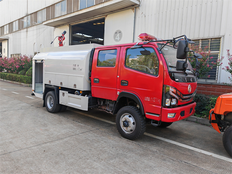 四驱5吨供水车