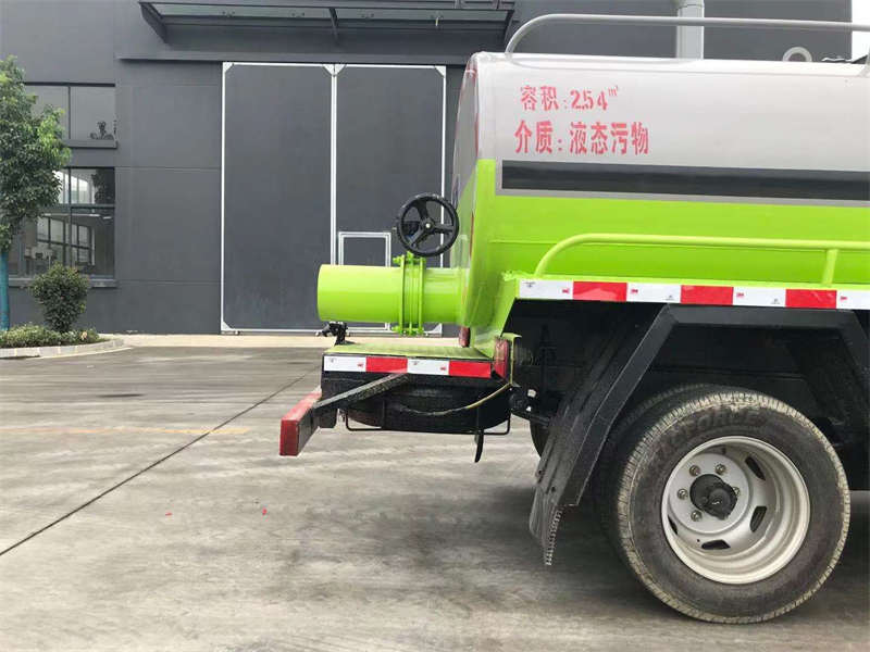 跃进牌吸粪车